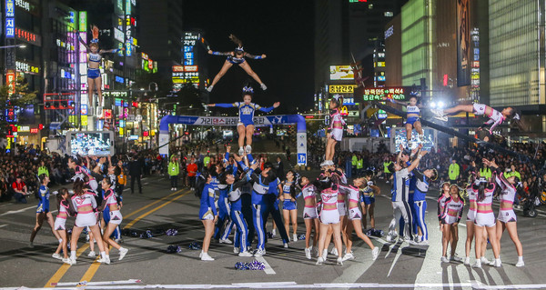 ▲ 천안흥타령춤축제 거리퍼레이드 모습.ⓒ천안시