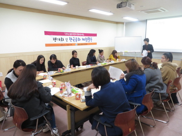 ▲ 11일 열린 결혼이민자 멘토링 프로그램 강좌 모습.ⓒ창원시 제공
