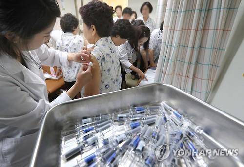 ▲ 경기도보건환경연구원은 지난 9월부터 질병관리본부와 공동으로 인플루엔자 실험실감시사업을 실시한 결과 수원지역에서 A(H3N2)형 인플루엔자 바이러스가 검출됐다고 밝혔다. ⓒ 연합뉴스