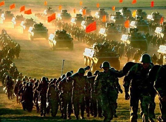 ▲ 美RFA는 소식통들을 인용 "최근 中인민해방군이 北접경지역에 대규모 군사기지를 건설 중"이라고 보도했다. 사진은 2015년 12월 백두산 인근에서 기동훈련하는 中인민해방군. ⓒ中포털 '바이두' 화면캡쳐