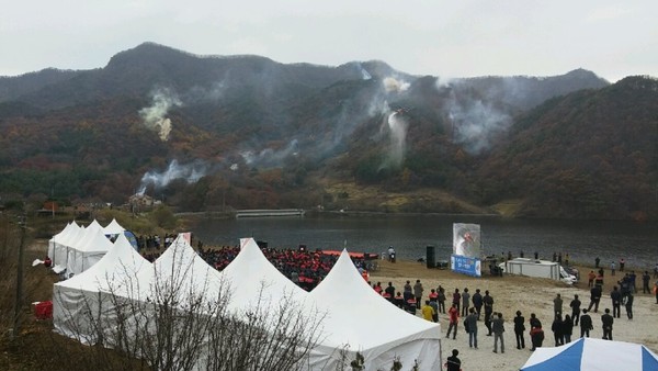 ▲ 14일 충남 논산에서 전국 산불진화 합동시범 훈련을 실시했다. ⓒ충남도