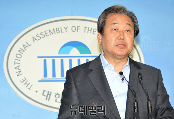 ▲ 새누리당 김무성 전 대표는 최근 '최순실 사태'의 해법으로 박근혜 대통령이 탄핵을 외치고 있다. ⓒ뉴데일리 이종현 기자