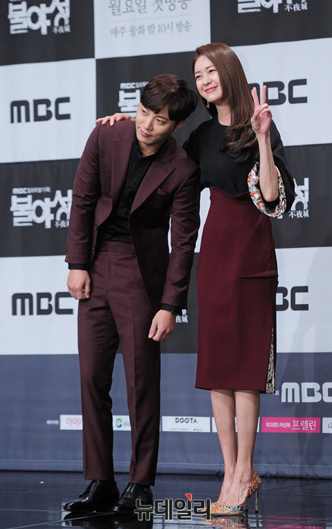 ▲ 왼쪽부터 정해인, 이호정, 이요원, 유이, 진구 ⓒ 뉴데일리 공준표