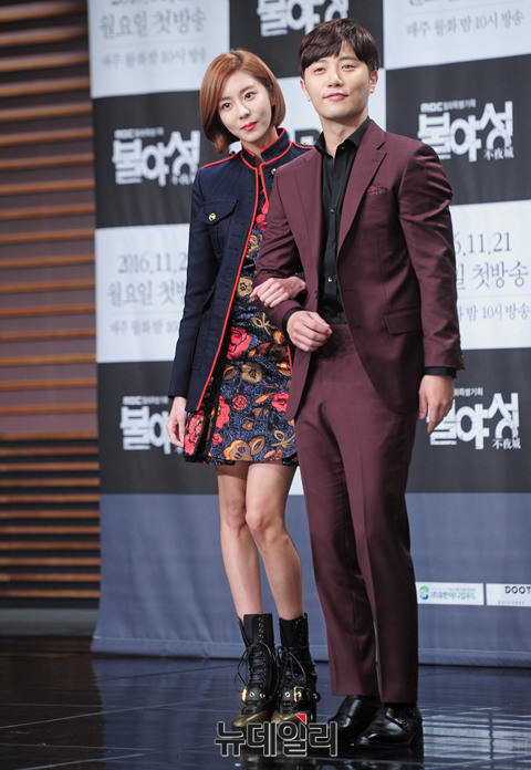 ▲ 왼쪽부터 정해인, 이호정, 이요원, 유이, 진구 ⓒ 뉴데일리 공준표