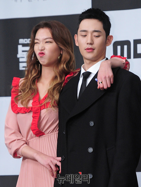 ▲ 왼쪽부터 정해인, 이호정, 이요원, 유이, 진구 ⓒ 뉴데일리 공준표