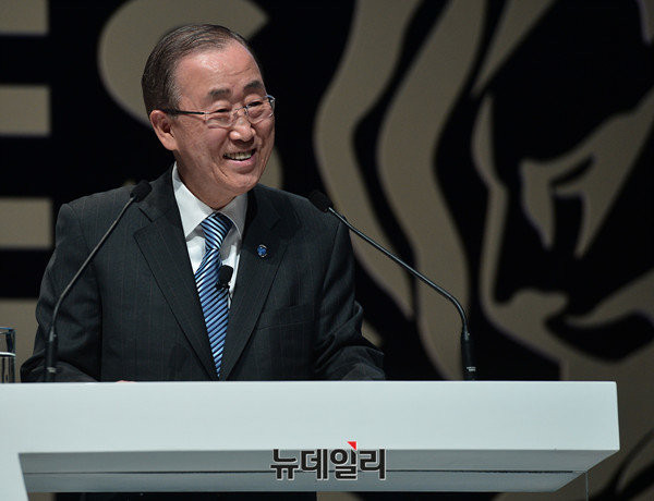 ▲ 반기문 유엔사무총장(사진)이 지난 6월 프랑스 칸에서 열린 국제광고제에서 연설을 하고 있다. ⓒ칸(프랑스)=뉴데일리 정상윤 기자