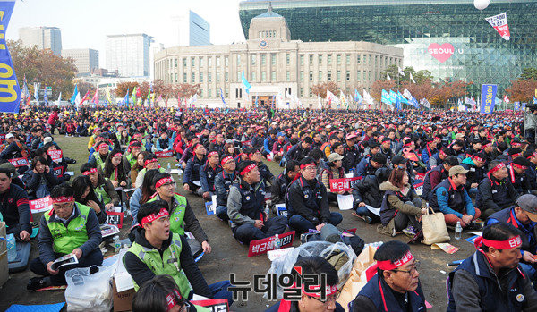 ▲ 한국노동조합총연맹이 19일 서울광장에서 '2016 전국노동자대회'를 열었다. ⓒ뉴데일리 공준표 기자