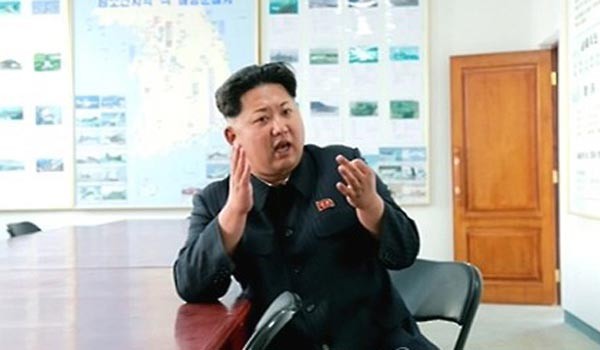 ▲ "아니, 전쟁나면 동상이랑 초상화부터 대피시켜야지. 동상이 무슨 죄가 있냐고?" 최근 북한에서는 김씨 일가의 '사적물'을 대피시킬 준비를 하고 있는 것으로 알려졌다. ⓒ北선전매체 화면캡쳐