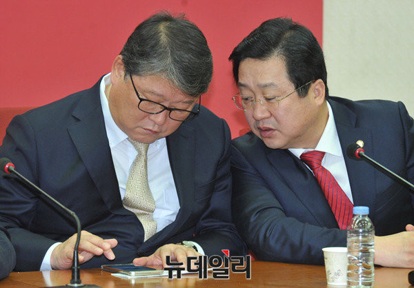 ▲ 새누리당 조원진 최고위원과 이장우 최고위원. ⓒ뉴데일리 이종현 기자