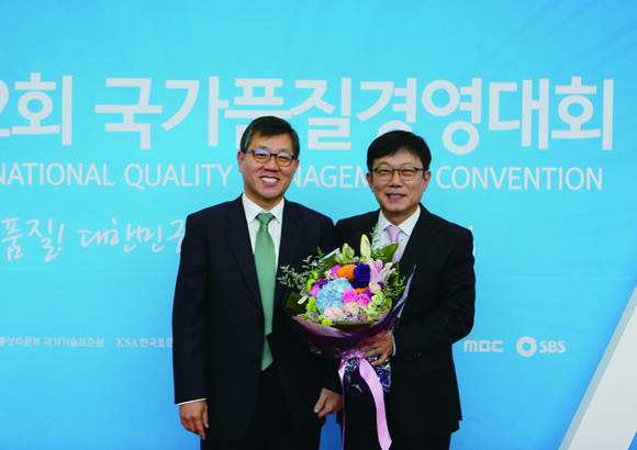 ▲ 귀뚜라미 이종기 사장(왼쪽), 귀뚜라미범양냉방 이영수 사장.ⓒ귀뚜라미