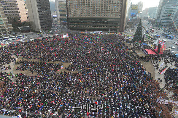 ▲ 민노총이 30일 서울광장에서 총파업 수도권 대회를 강행했다. ⓒ뉴데일리 정상윤 기자