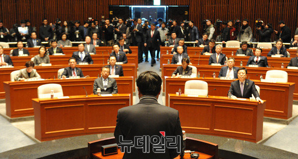 ▲ 새누리당내 의원총회 모습. 새누리당 조원진 최고위원은 차기 지도부를 의원총회에서 선출하자고 주장했다. ⓒ뉴데일리 이종현 기자