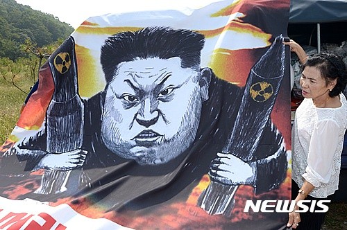 ▲ 북한은 2일 선전매체를 통해 김정은이 지난 1일 포병 부대 사격훈련을 지도했다고 보도했다. 사진은 2010년 북한이 공개한 240mm 방사포. ⓒ北선전매체 화면캡쳐