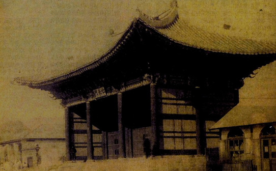 ▲ 경운궁(현 덕수궁)의 남쪽 정문 인화문. 구한말에 없어졌다.(자료사진)