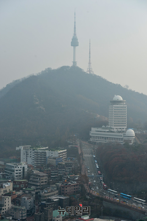 ▲ 숭례문에서 본 남산 ⓒ 뉴데일리 정상윤