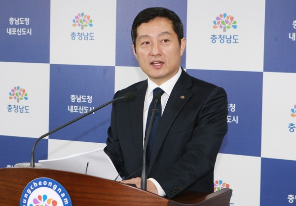 ▲ 허승욱 충남도 정무부지사가 브리핑을 하고 있다.ⓒ충남도