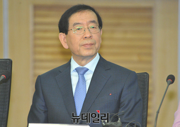 ▲ 박원순 서울시장이 5일 국회 의원회관 세미나실에서 열린 '국민권력시대, 어떻게 열 것인가' 토론회에 참석했다. ⓒ뉴데일리 이종현 기자