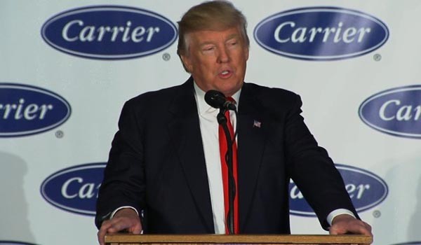 ▲ 트럼프 당선자는 미니애나폴리스에 있는 '캐리어'社의 공장이 멕시코로 이전하는 것을 막았다고 자랑했다. 美캐리어社 공장방문 당시 모습. ⓒ美NBC뉴스 관련보도 화면캡쳐