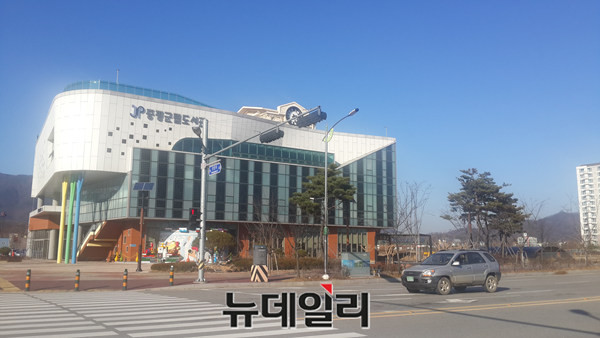 ▲ 충북 증평군이 김득신 문학관을 건립하려고 계획한 증평도서관 주변 송산리 부지 일대.ⓒ김종혁 기자