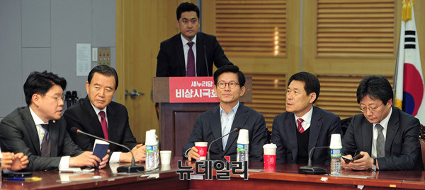 ▲ 왼쪽부터 김문수 전 경기도지사, 이군현 의원, 유승민 의원 ⓒ 뉴데일리 공준표