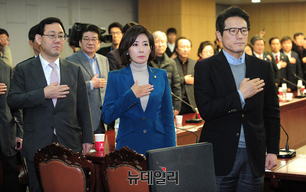 ▲ 왼쪽부터 김문수 전 경기도지사, 이군현 의원, 유승민 의원 ⓒ 뉴데일리 공준표