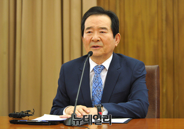 ▲ 12일 기자간담회를 갖고 있는 정세균 국회의장.ⓒ이종현 기자