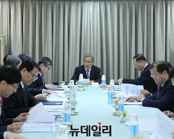 ▲ 김관진 국가안보실장이 12일 청와대에서 사이버안보 정책조정회의를 주재하고 있다. ⓒ뉴데일리
