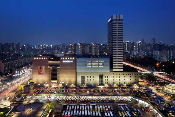 ▲ 센트럴시티 야간 전경 ⓒ신세계디에프