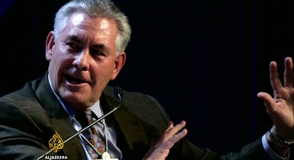 ▲ 외교부는 렉스 틸러슨 엑손모빌 최고경영자(CEO)가 차기 美행정부 국무장관에 내정된 것과 관련해 환영의 의사를 표했다. 외교부는 그러면서 "향후 열릴 인준 청문회를 주시할 것"이라고 밝혔다. 사진은 차기 美행정부 국무장관에 임명된 렉스 틸러슨 엑손모빌 CEO의 모습.ⓒ'Aljazeera' 중계영상 캡쳐