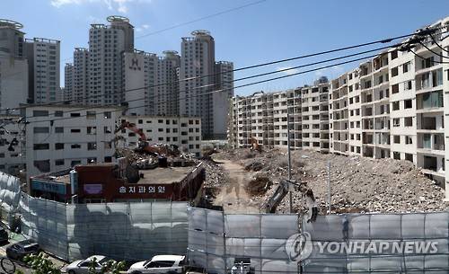 ▲ 남천2구역 주택재건축 현장 철거 작업 현장. ⓒ연합뉴스