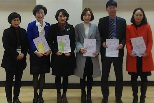 ▲ 단양군보건소 통합건강증진팀과 대회 관계자 등이 기념촬영을 하고 있다.ⓒ단양군보건소