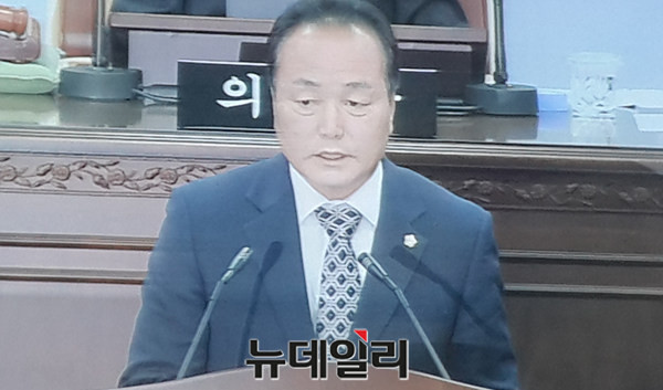 ▲ 충북 청주시의회 김현기 의원이 19일 5분 발언을 하고 있다.ⓒ김종혁 기자