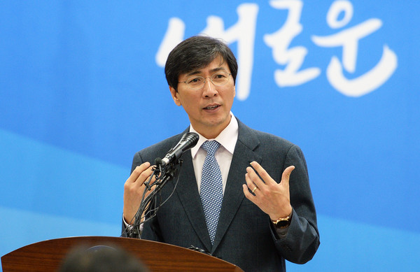 ▲ 안희정 충남도지사가 19일 송년기자회견을 갖고 있다.ⓒ충남도