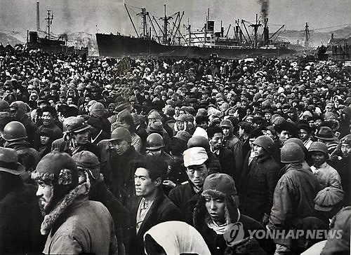 1950년 12월 흥남부두를 가득 메운 피난민들. ⓒ 연합뉴스