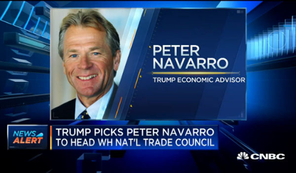 ▲ 美경제매체들은 지난 21일(현지시간) 캘리포니아大 어바인 캠퍼스의 MBA에서 강의하는 피터 나바로 교수가 美백악관 국가무역위원회(NTC) 위원장으로 내정됐다고 보도했다. ⓒ美CNBC 관련속보 화면캡쳐