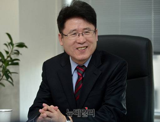 ▲ 정오영 서울디지털대학교 총장이 사이버대 운영 등에 대한 역할 및 향후 계획 등에 대해 설명하고 있다. ⓒ뉴데일리 정상윤 기자