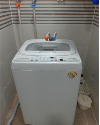 포항방향 외동주유소에 설치돼 있는 고객용 세탁기.ⓒ외동주유소 제공
