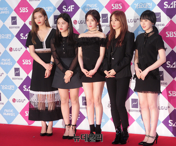 ▲ 왼쪽부터 조이, 예리, 아이린, 슬기, 웬디 ⓒ 뉴데일리 공준표