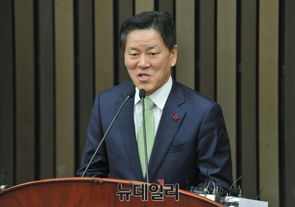 ▲ 국민의당 주승용 신임 원내대표가 29일 국회에서 열린 의원총회에서 당선소감을 밝히고 있다. ⓒ뉴데일리 이종현 기자