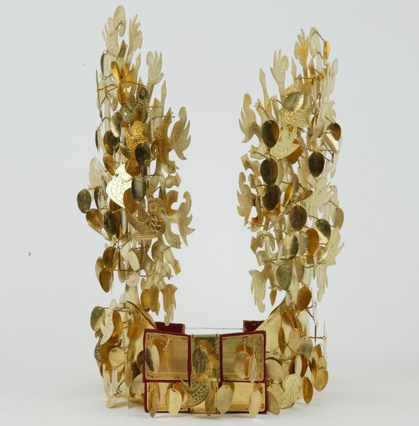 ▲ 복원에 성공한 후지노키 금동관.ⓒ충남도