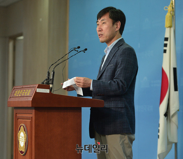 ▲ 새누리당 하태경 의원. 개혁보수 신당으로 당적을 옮긴 그는 신당이 대선후보 중심으로 가선 안된다고 목소리를 높였다. ⓒ뉴데일리 정상윤 기자