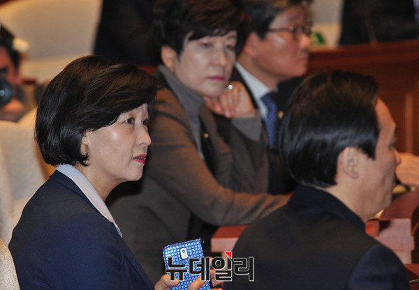 ▲ 더불어민주당 의원총회. ⓒ뉴데일리 이종현 기자