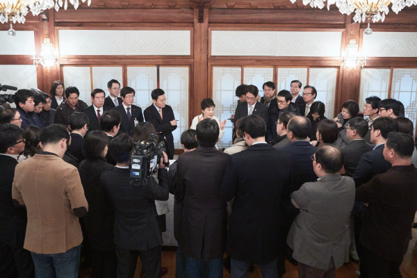 ▲ 1일 청와대 상춘재에서 열린 박근혜 대통령의 신년 인사회ⓒ 청와대 제공
