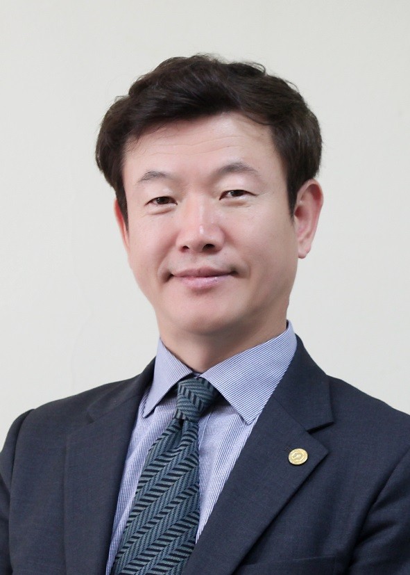 ▲ 제11대 한국만화애니메이션학회장에 선출된 청주대 윤갑용 교수.ⓒ청주대