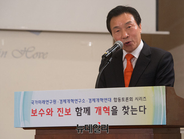 ▲ 손학규 전 더불어민주당 대표 ⓒ뉴데일리 정상윤 기자