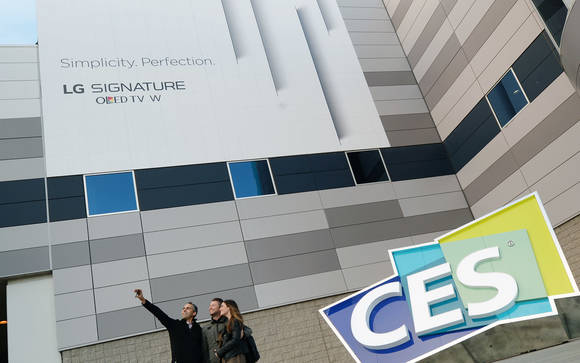 ▲ LG전자가 CES 2017을 앞두고 대형 옥외광고를 설치했다. ⓒLGE