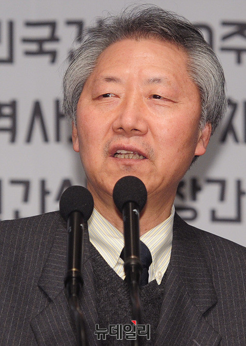 ▲ '대한민국미래위한 원탁회의 제안' 사업을 설명하는 양동안 한국학중앙연구원 명예교수  ⓒ 뉴데일리 공준표