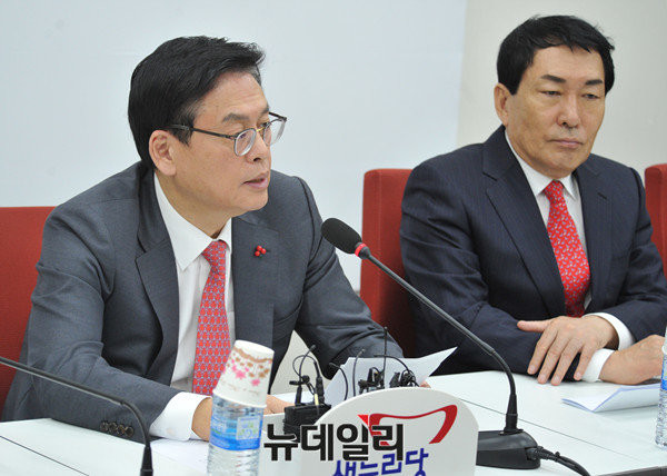 ▲ 새누리당 정우택 원내대표가 6일, 중국을 방문중인 민주당 의원 7인에게 "태영호 공사를 만나서 북한의 실상을 들으라"고 지적했다. ⓒ뉴데일리 이종현 기자