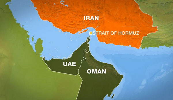 ▲ 美이지스 구축함 '마한' 호는 호르무즈 해협으로 접근하는 도중에 이란 이슬람혁명수비대의 '도발'을 여러 차례 받았다고 한다. ⓒ카타르 '알 자지라' 방송 관련보도 화면캡쳐