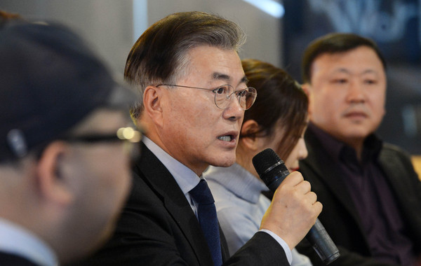 ▲ 더불어민주당 문재인 전 대표가 12일 오후 서울 종로구 마이크임팩트스퀘어에서 열린 한중 한류콘텐츠산업 현장 간담회에서 발언하고 있다.ⓒ뉴시스